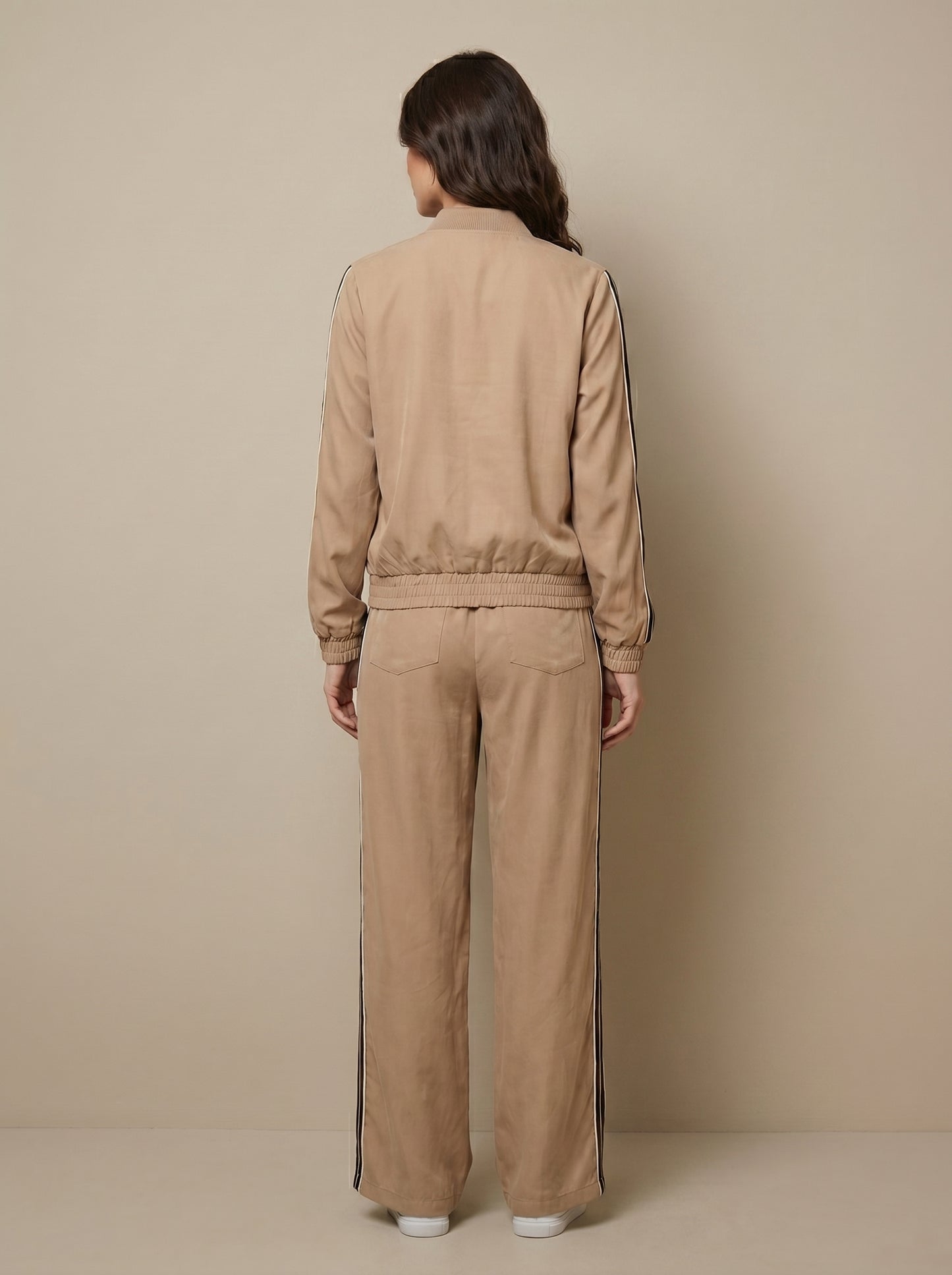 GI52582CAMMELLO_1_P